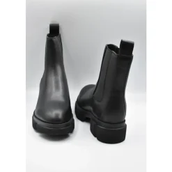 570 Chelsea Boot