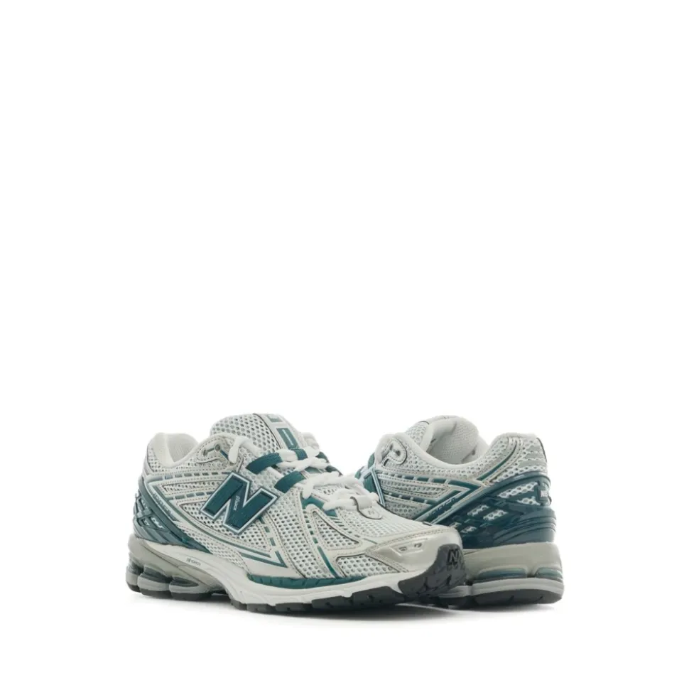 9060 Panelled Low-Top Sneakers