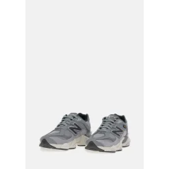 9060 Sneakers