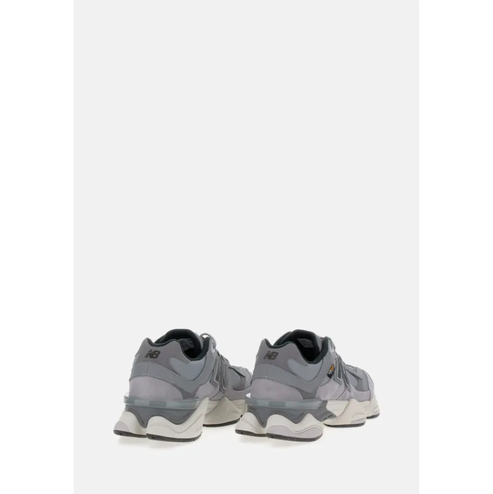 9060 Sneakers