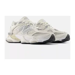 9060 Sneakers
