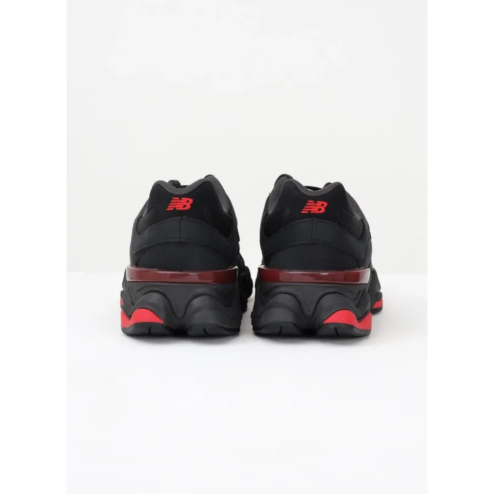 9060 Sneakers