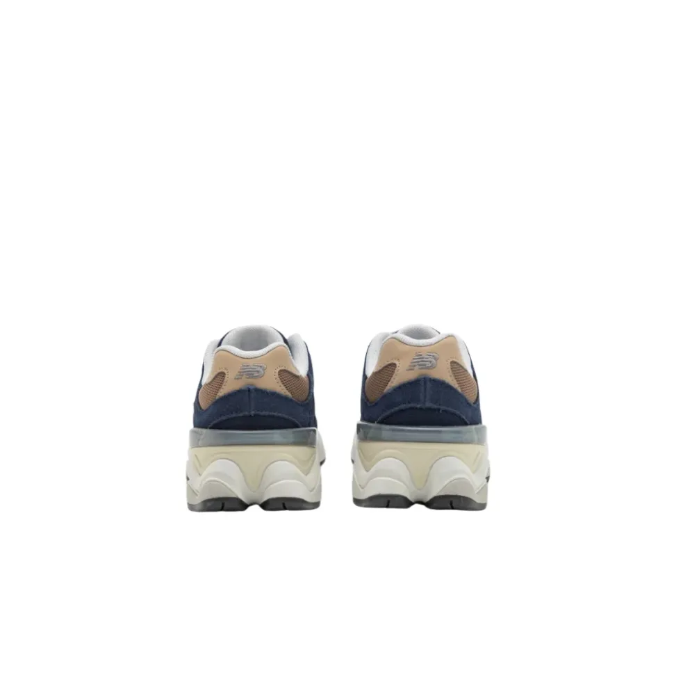 9060 Sneakers