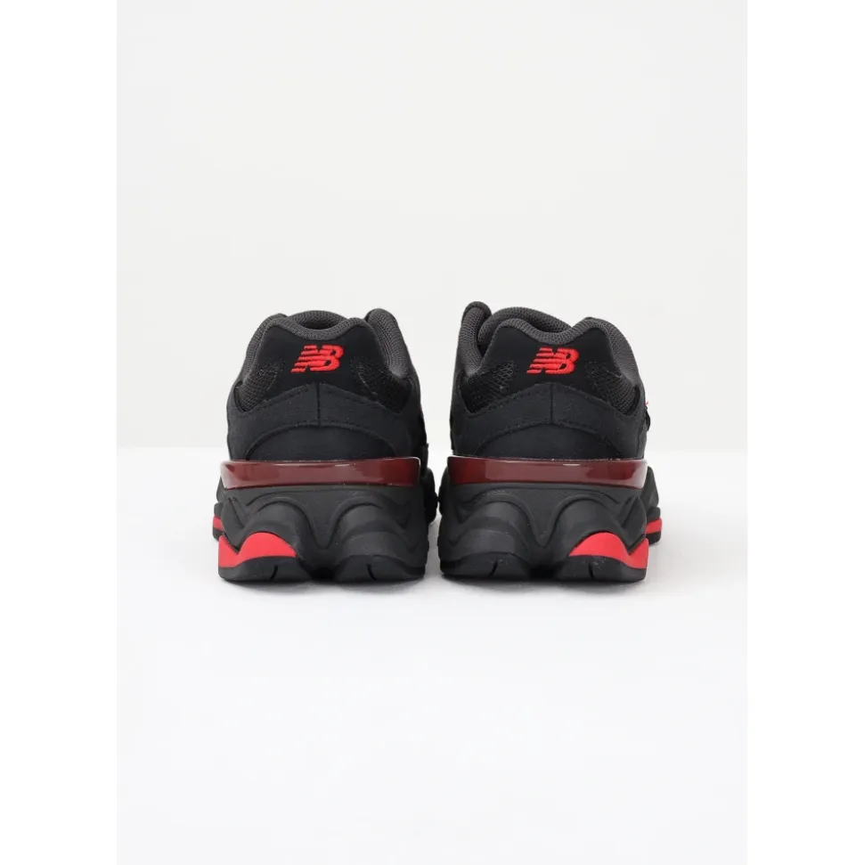9060 Sneakers