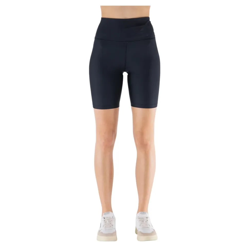 Aktive Fahrradshorts in verschiedenen Farben