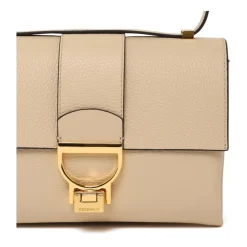 Arlettis Schultertasche