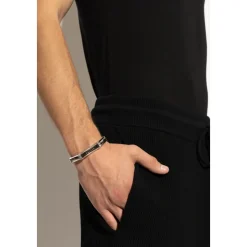 Armband mit schimmernden Kristallen
