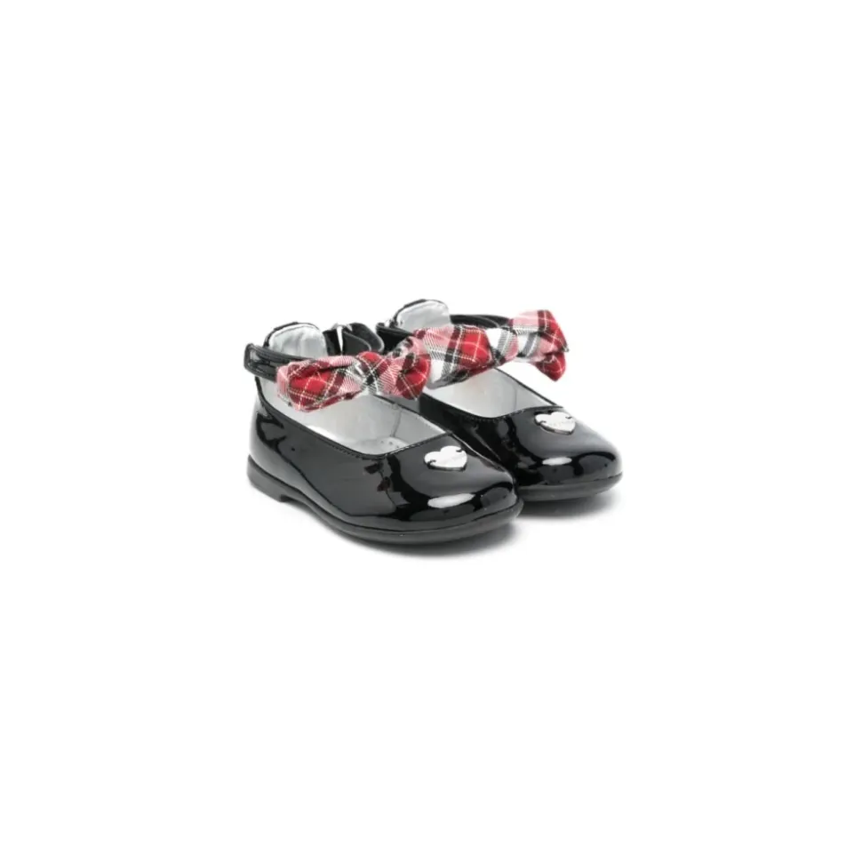 Ballerinas aus Lackleder