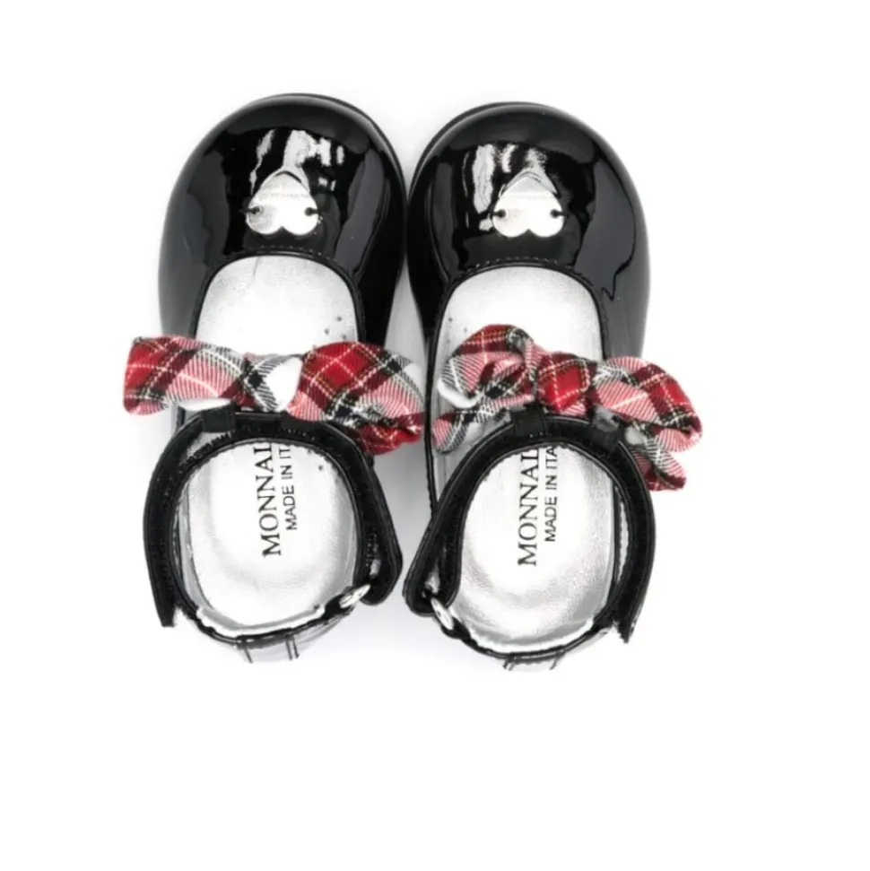 Ballerinas aus Lackleder