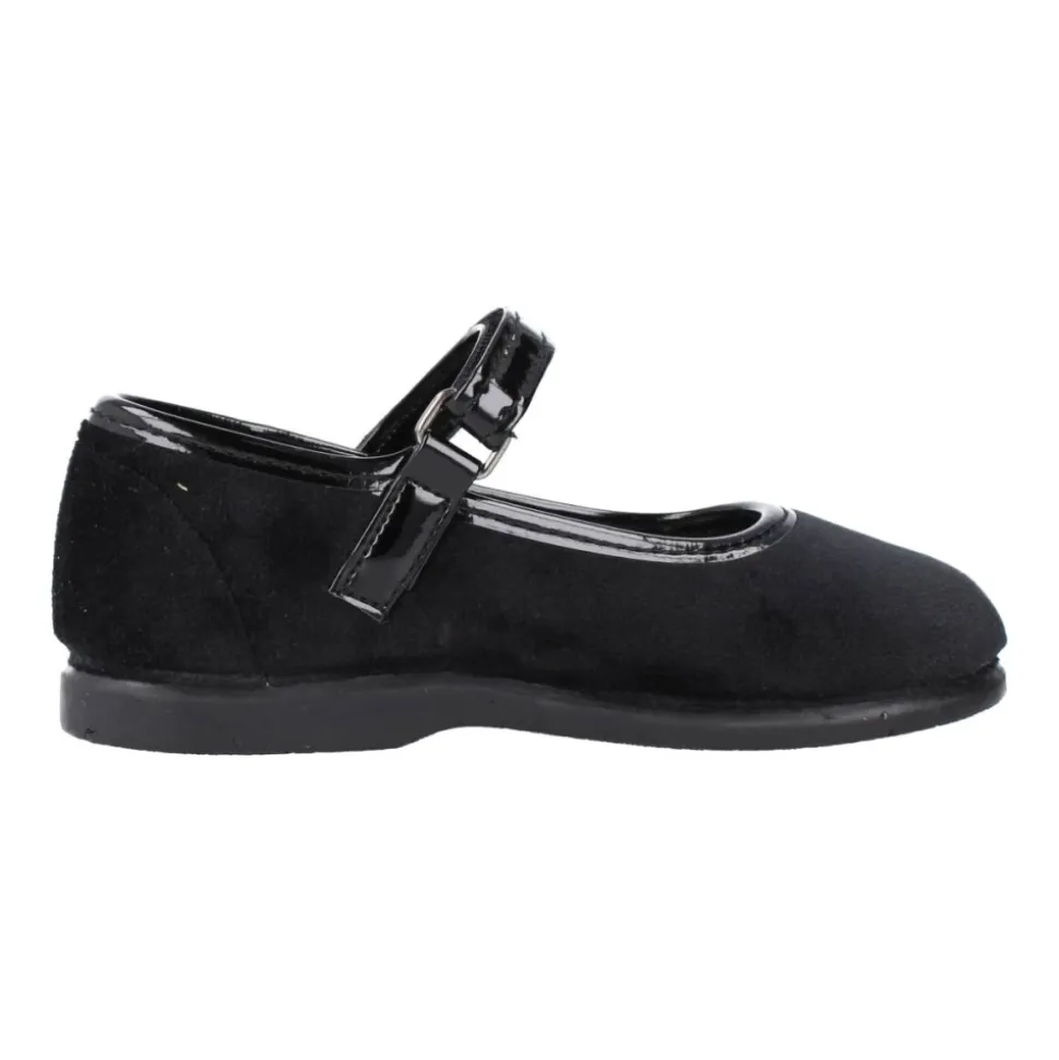 Ballerinas mit Knöchelriemen