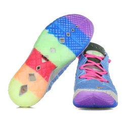 Basketballschuhe in University Blue