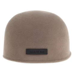 Braune CAP für einen stylischen Look