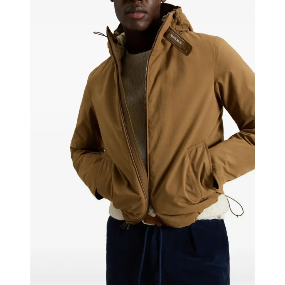 Braune Jacke Stilvolle Oberbekleidung AW25