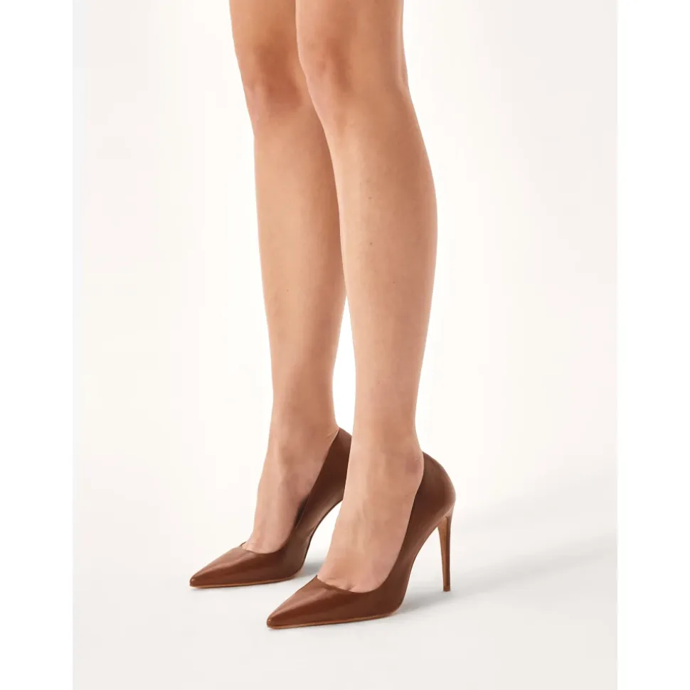 Braune klassische Pumps mit spitzer Zehenpartie