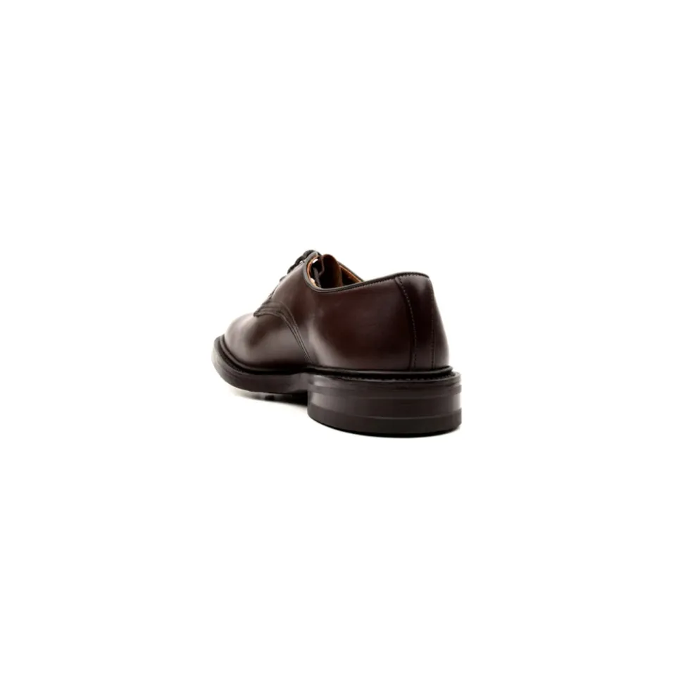 Braune Schnürschuhe