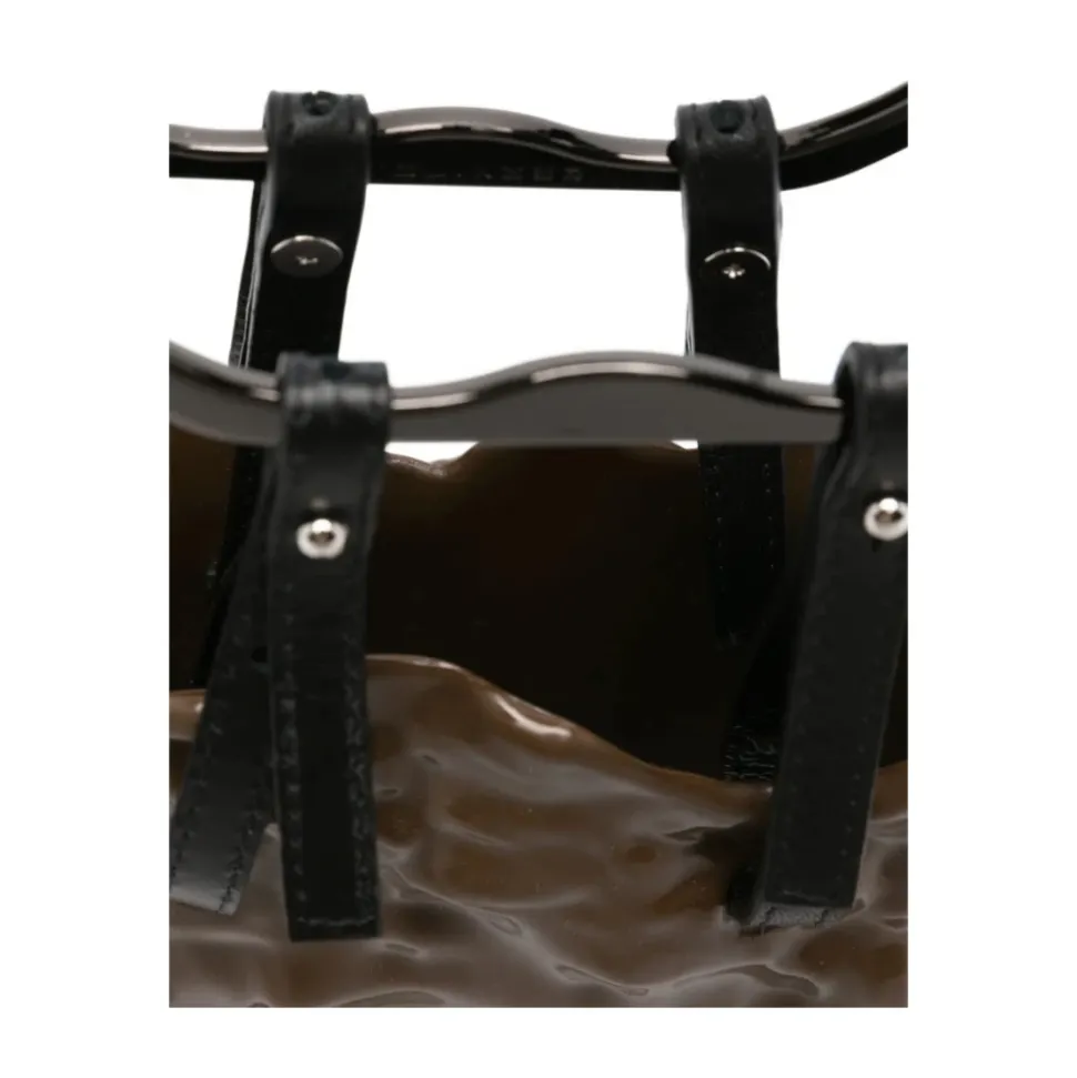 Braune Skulptierte Ledertasche mit Karabinergriff