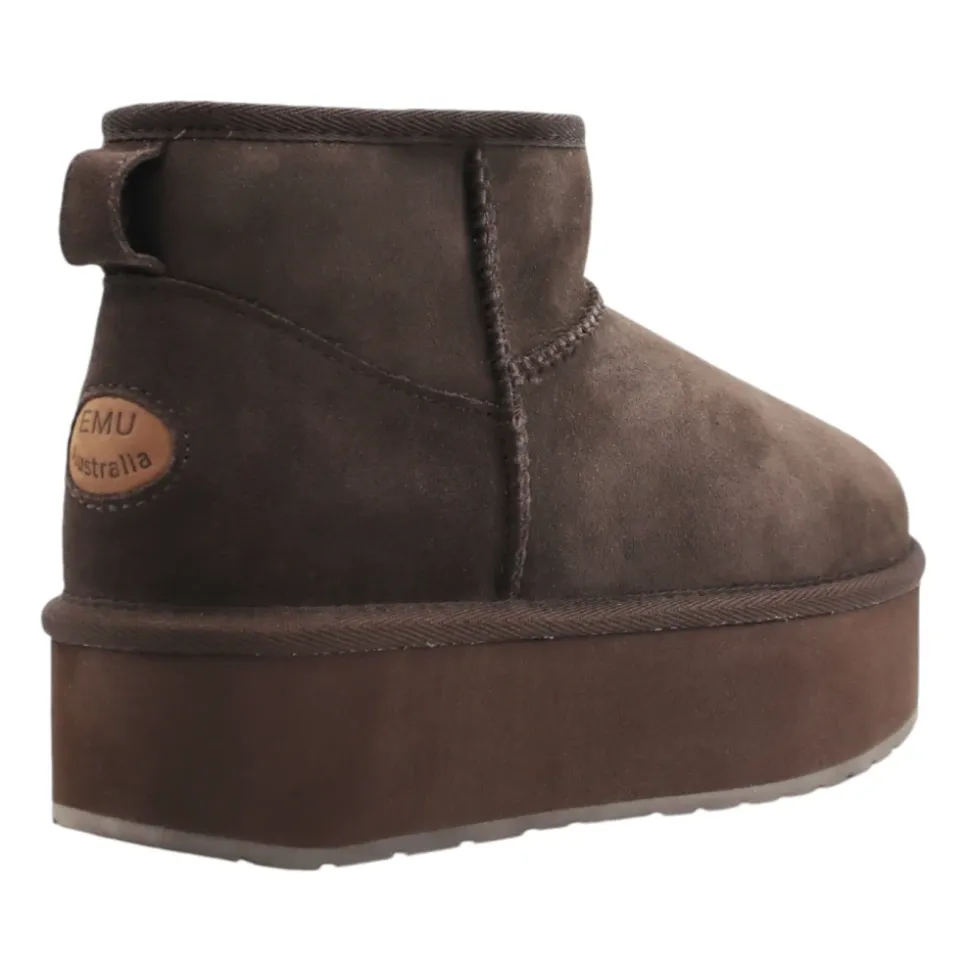Braune Winterstiefel