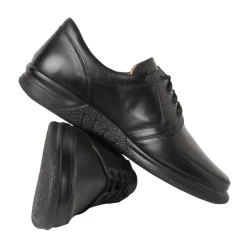 Breiter Schnürschuh in Schwarz