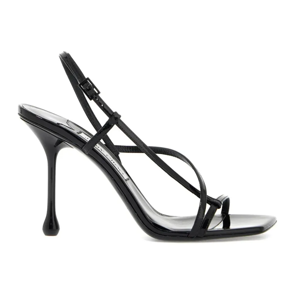 Criss-Cross-Sandalen aus Lackleder