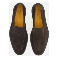 Dunkelbraune flache Schuhe