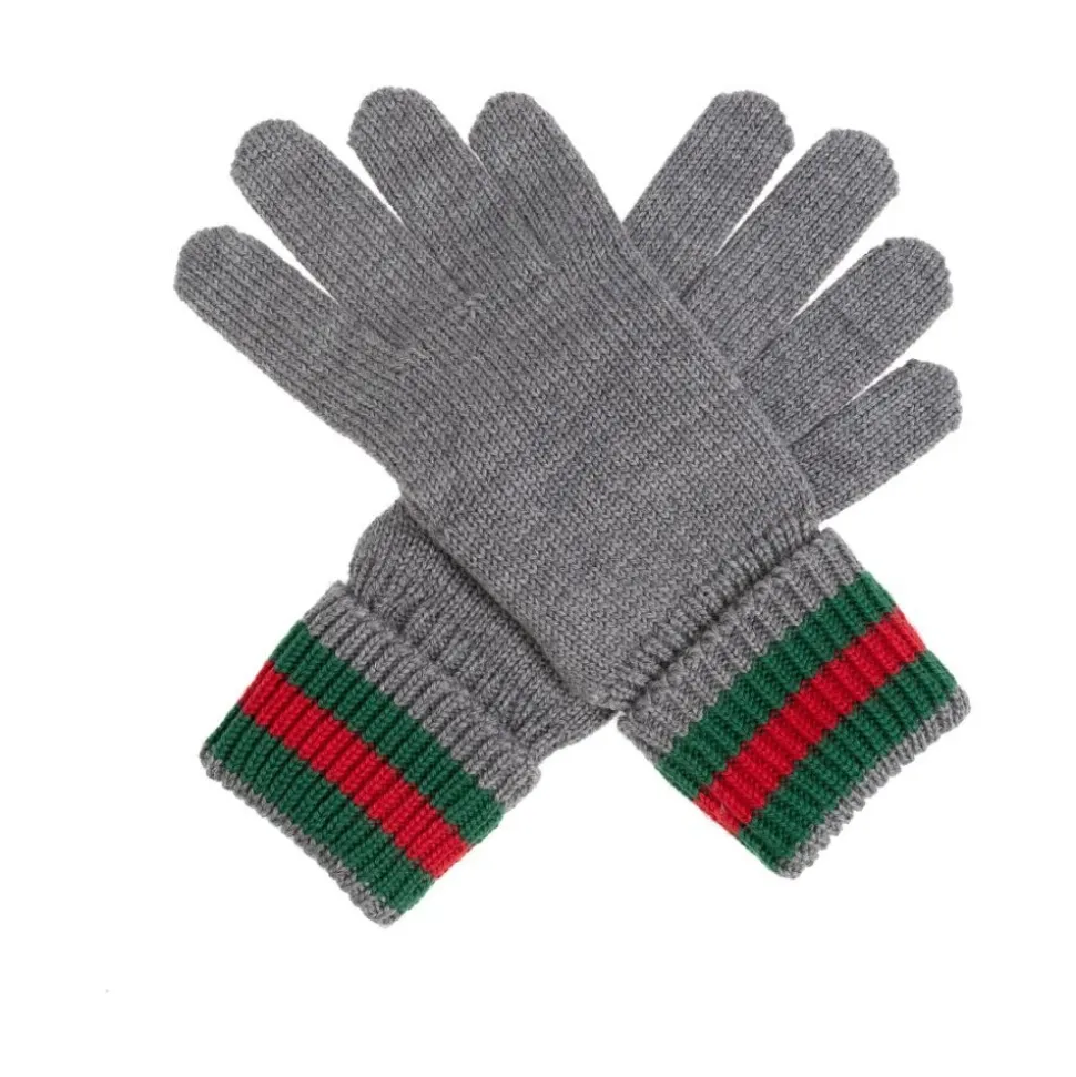 Dunkelgrüne gerippte Webjacke