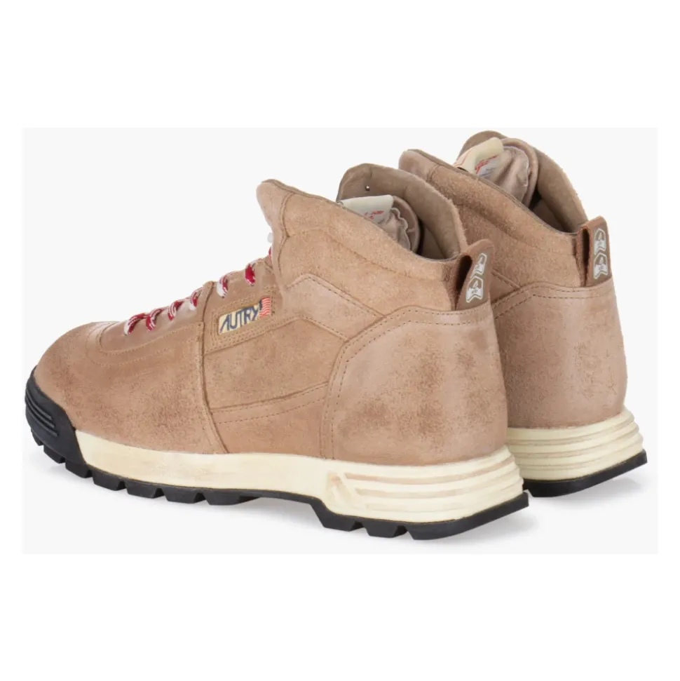 Flache, niedrig geschnittene Sneaker mit Lederbesatz