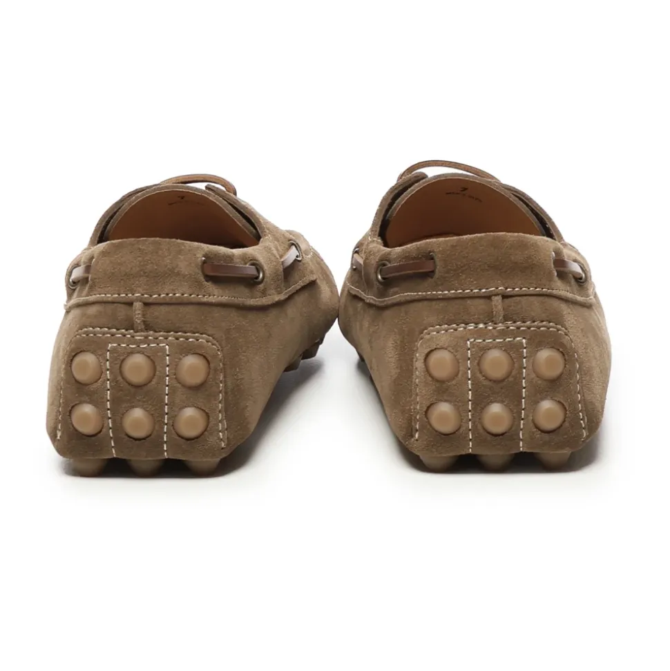 Flache Wildlederschuhe Hellwalnussfarbe