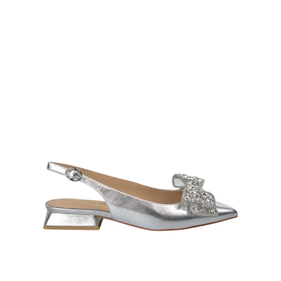 Flacher Schuh mit Schleife