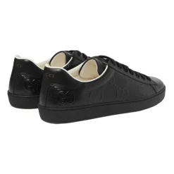 Geprägte Schwarze Sneakers