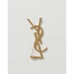 Goldfarbene Logo-Brosche mit Seil-Design
