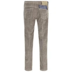 Graue Cordhose mit fünf Taschen und Knopfverschluss
