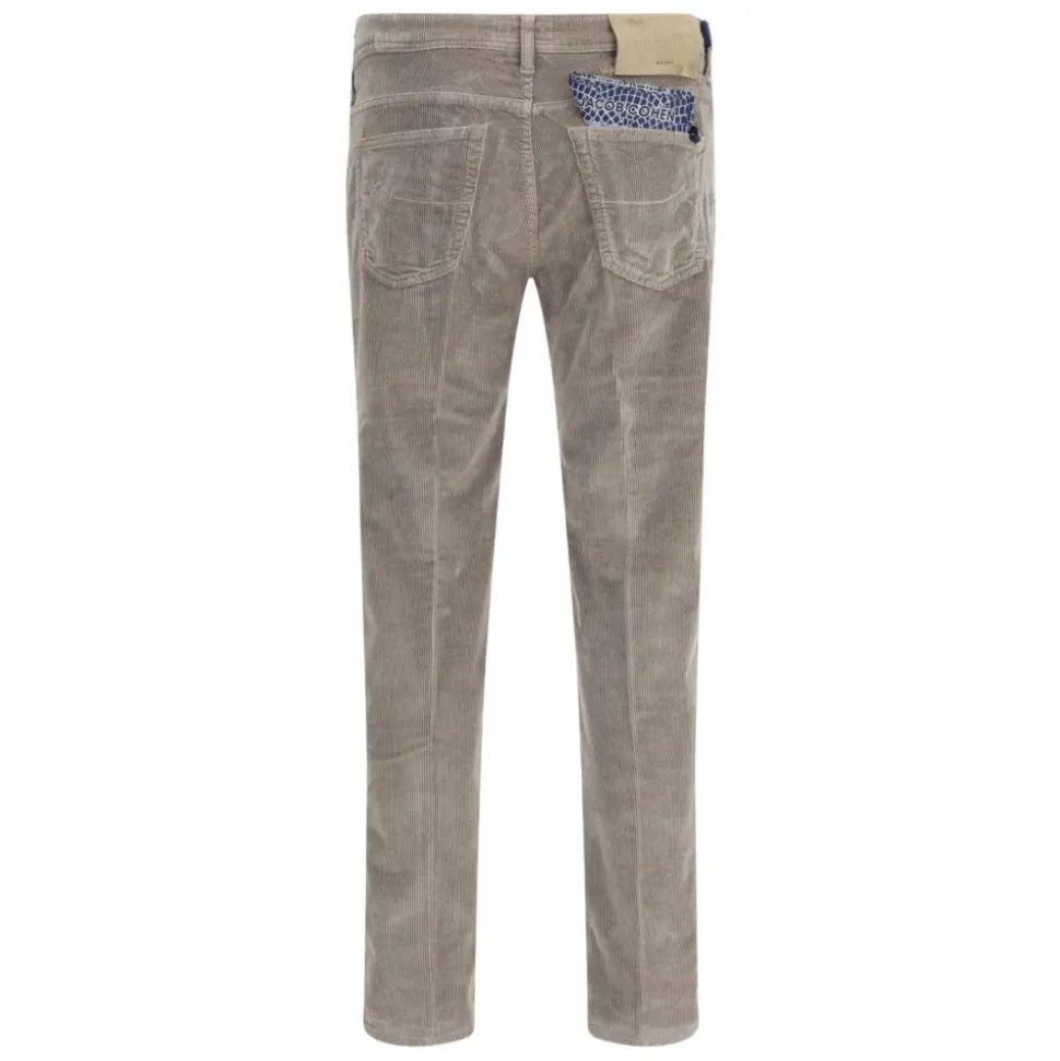 Graue Cordhose mit fünf Taschen und Knopfverschluss