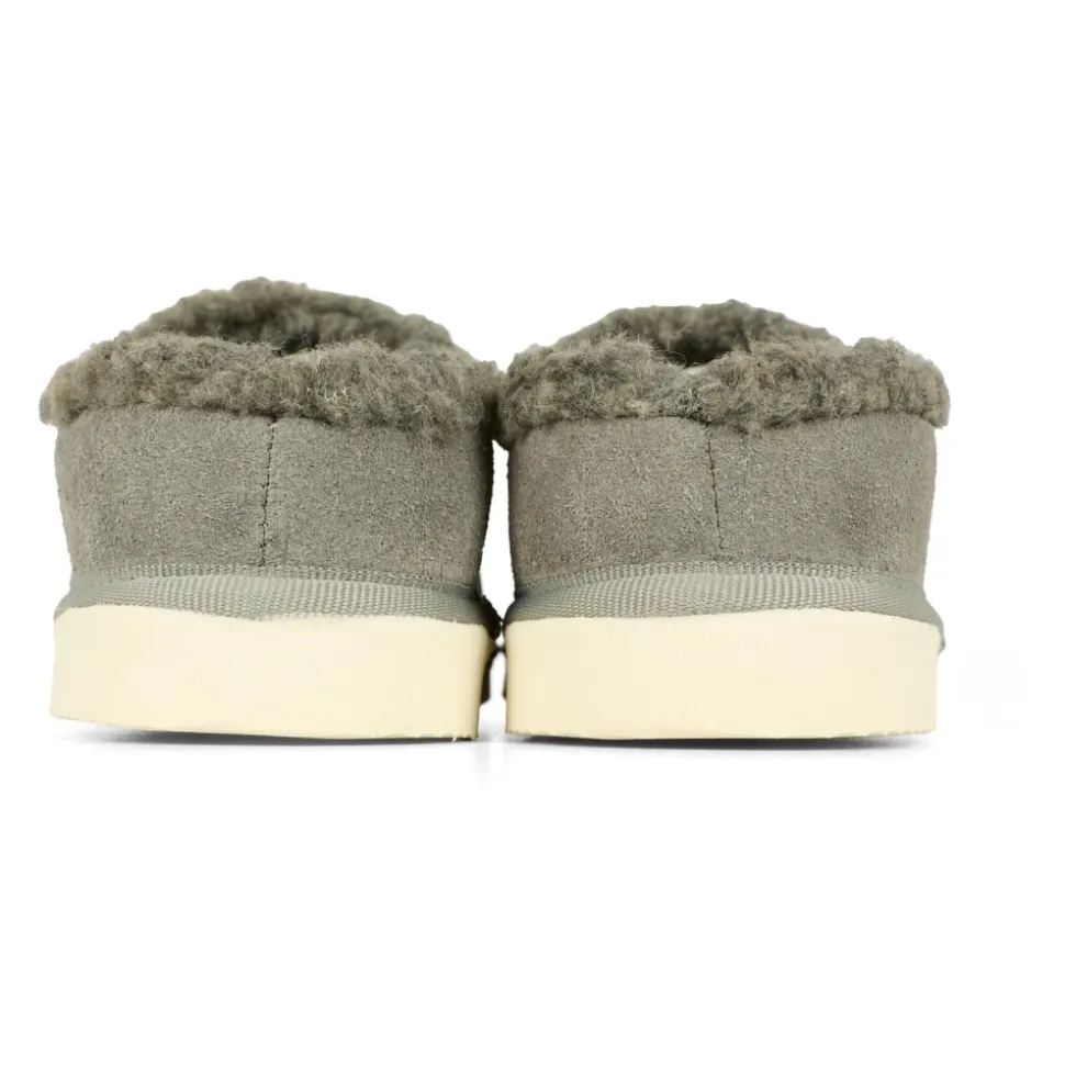 Graue Wildleder Mules mit Kunstfell