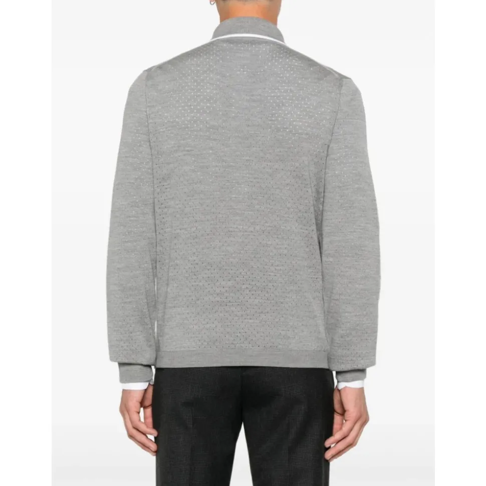 Graue Wollpolo mit Perforierten Details