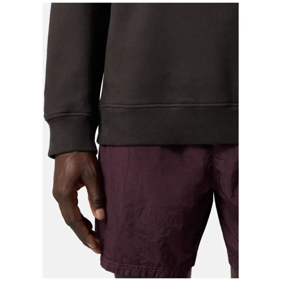 Grauer Rippstrickpullover mit Abzeichen