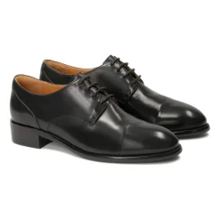 Halbschuhe aus Leder mit Schnürung