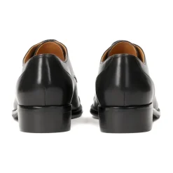 Halbschuhe aus Leder mit Schnürung