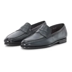 Handgefertigter Lederslipper mit modernem Touch