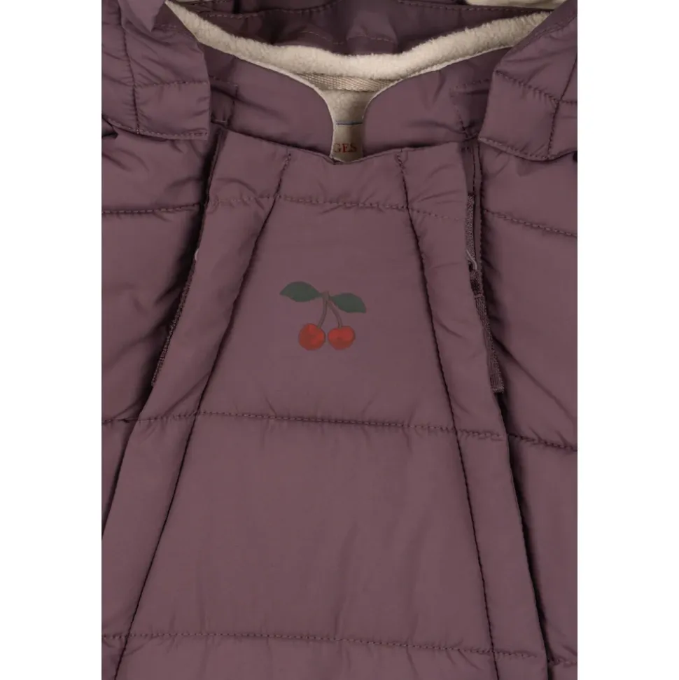Isolierter Baby-Overall