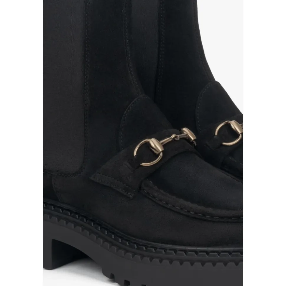 Italienische Velours Chelsea Boots mit goldener Schnalle