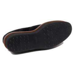 Italienischer Wildlederschuh mit Keilabsatz