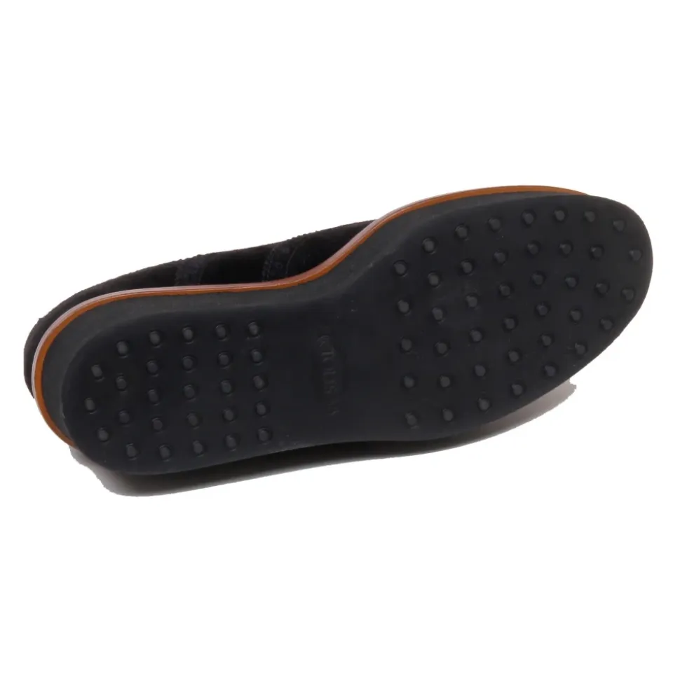 Italienischer Wildlederschuh mit Keilabsatz