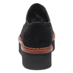 Italienischer Wildlederschuh mit Keilabsatz