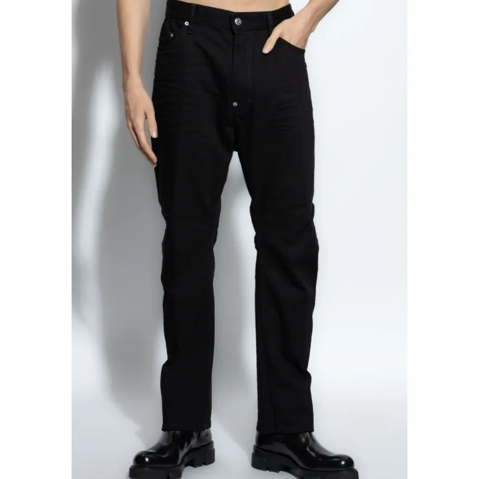 Jeans mit schmal zulaufendem Bein