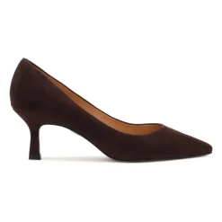 Klassische braune Wildlederpumps.Dieses Produkt fällt klein aus.