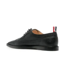Klassische schwarze Ballerinas