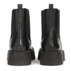Klassische Stiefel mit elastischen Einsätzen