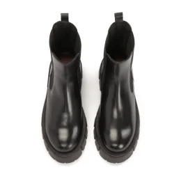 Klassische Stiefel mit elastischen Einsätzen