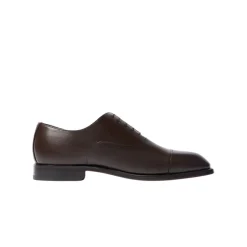 Klassischer Oxford Schuh mit eckiger Kappe