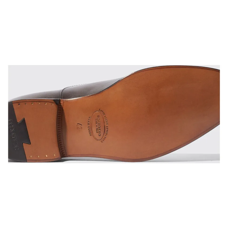 Klassischer Oxford Schuh mit eckiger Kappe